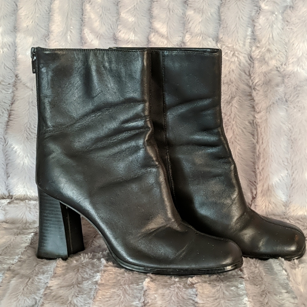 Women's black boots